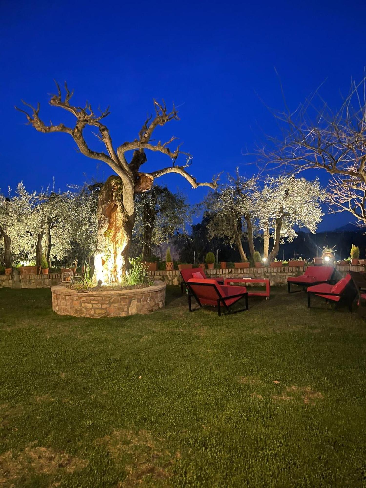 Villa Mikipongtwo Montepulciano Stazione Exterior foto