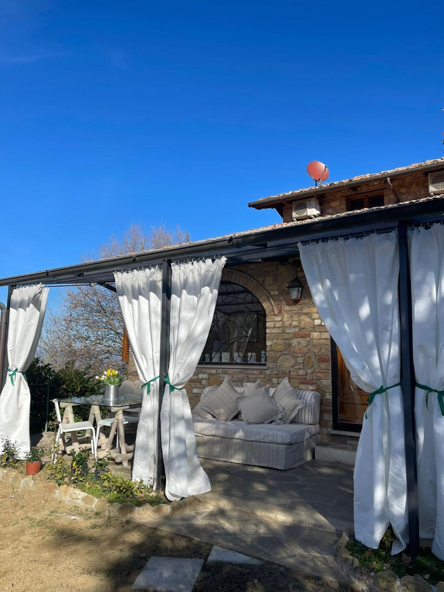 Villa Mikipongtwo Montepulciano Stazione Exterior foto